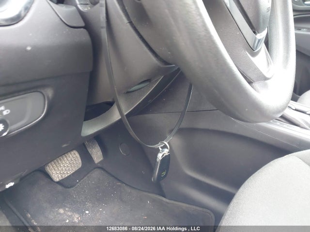 2GNAXSEV2J6182915 Chevrolet Equinox