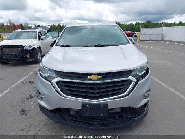 2GNAXSEV2J6182915 Chevrolet Equinox
