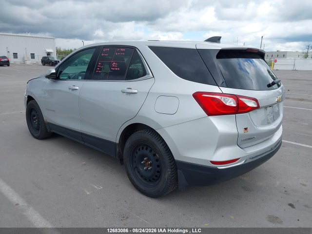 2GNAXSEV2J6182915 Chevrolet Equinox