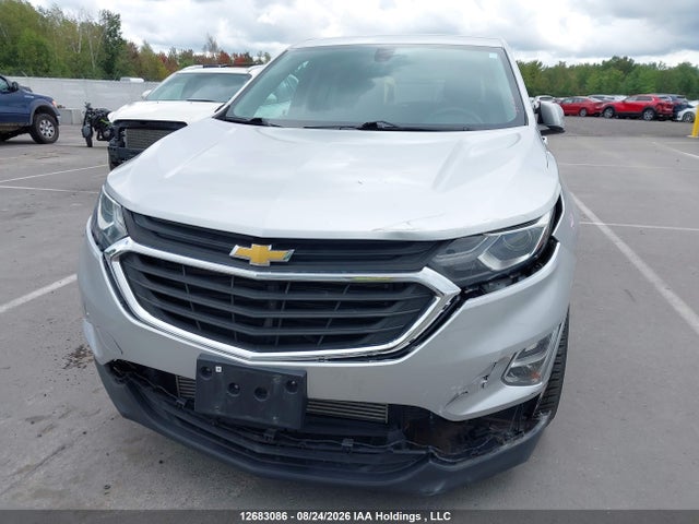 2GNAXSEV2J6182915 Chevrolet Equinox