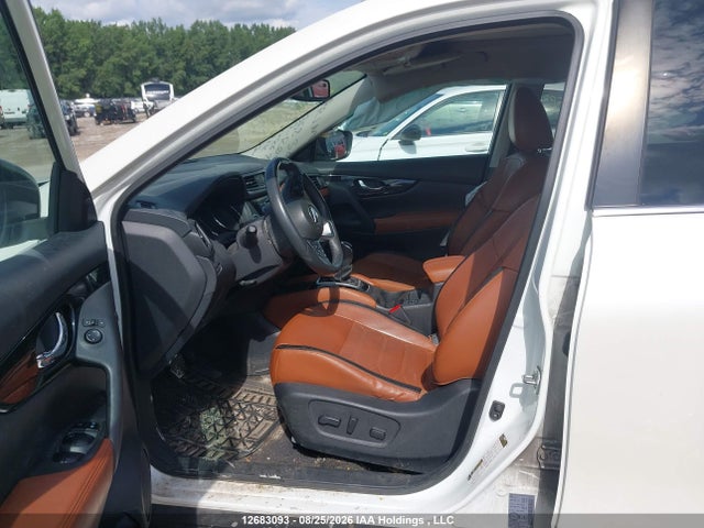 12683093 :رقم المزاد ، 5N1AT2MV7HC867365 vin ، 2017 Nissan Rogue S/sl Platinum/sv مزاد بيع