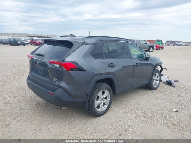 12683149 :رقم المزاد ، 2T3R1RFV0MC199985 vin ، 2021 Toyota Rav4 Xle/xle Premium مزاد بيع