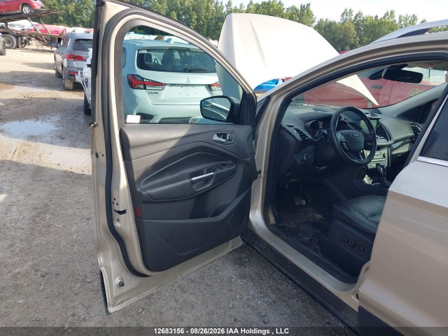 12683156 :رقم المزاد ، 1FMCU9J92JUA76716 vin ، 2018 Ford Escape Titanium مزاد بيع