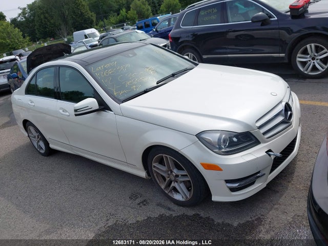 2012 Mercedes-benz C 300 4matic მანქანა იყიდება აუქციონზე, vin: WDDGF8BB0CA702284, აუქციონის ნომერი: 12683171