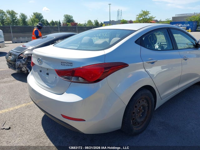 5NPDH4AE0FH580731 Hyundai Elantra