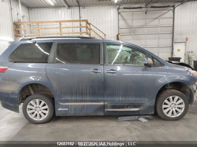 Auction sale of the 2017 Toyota Sienna Xle/limited, vin: 5TDYZ3DC2HS863681, lot number: 12683182