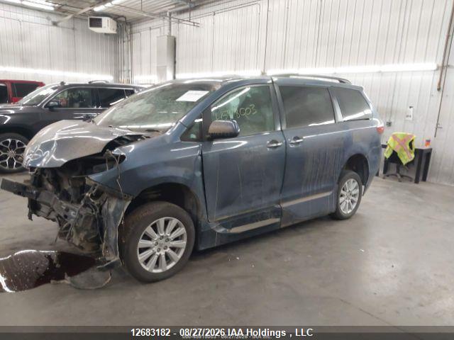 Auction sale of the 2017 Toyota Sienna Xle/limited, vin: 5TDYZ3DC2HS863681, lot number: 12683182