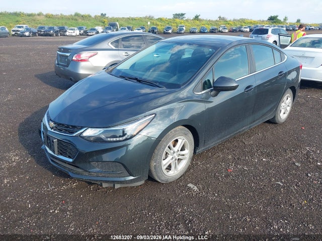Chevrolet Cruze 2018 1G1BE5SM3J7187663 Image 2