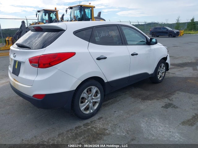 Hyundai TUCSON GLS 2015 KM8JT3AF0FU045839 Image 4