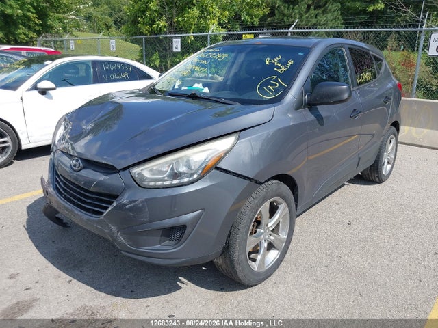 Hyundai TUCSON GLS 2015 KM8JT3AF0FU084611 Image 2