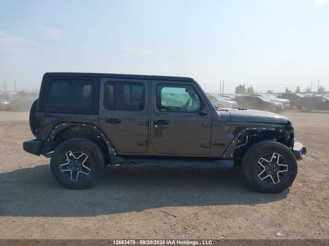 1C4PJXEG4TW267931 Jeep Wrangler Sahara