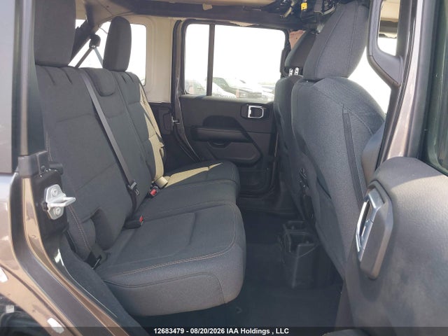 1C4PJXEG4TW267931 Jeep Wrangler Sahara