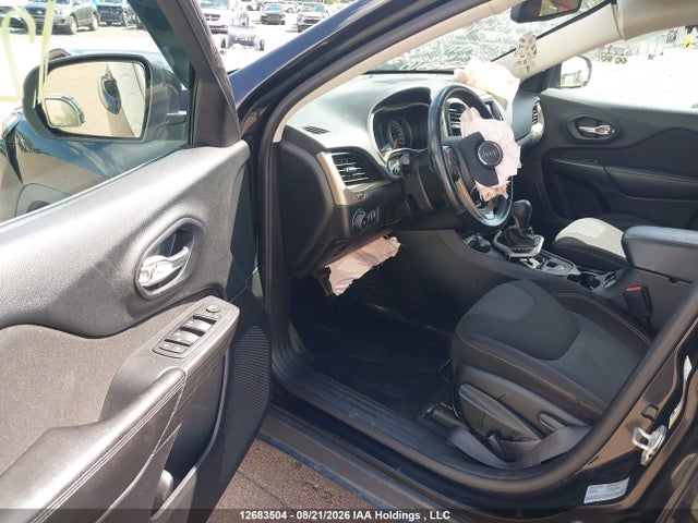 2015 Jeep Cherokee Latitude მანქანა იყიდება აუქციონზე, vin: 1C4PJMCSXFW775444, აუქციონის ნომერი: 12683504