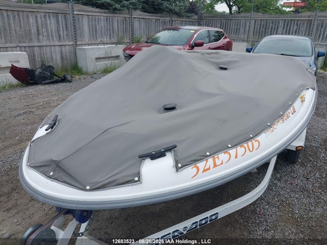 12683523 :رقم المزاد ، CEC20747F303 vin ، 2004 Seadoo  مزاد بيع