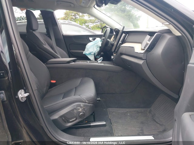 Volvo XC60 PLUS 2026 YV4M12RC7T1458881 Image 5