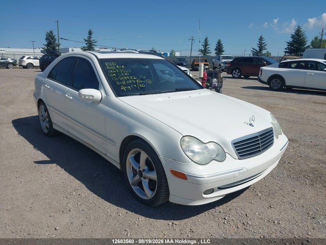 12683560 :رقم المزاد ، WDBRF40JX4F529432 vin ، 2004 Mercedes-benz C 230 Classic/sport مزاد بيع