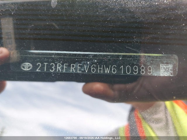 Toyota Rav4 Xle 2017 2T3RFREV6HW610989 Image 17