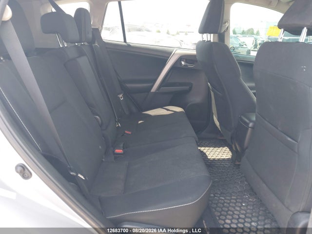 Toyota Rav4 Xle 2017 2T3RFREV6HW610989 Image 8