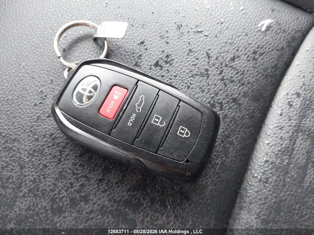 7MUDAABG5RV097758 Toyota Corolla Cross Xle