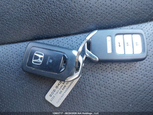 12683717 :رقم المزاد ، 1HGCT1A07GA800535 vin ، 2016 Honda Accord Touring مزاد بيع