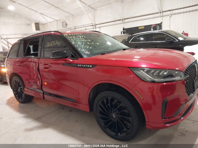 Lincoln Aviator Reserve 2025 5LM5J7XC6SGL31499 Image 13