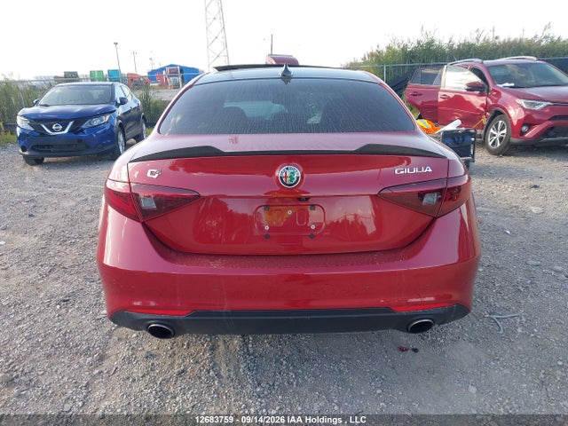 Alfa Romeo Giulia Ti Q4 2018 ZARFAEEN4J7597564 Image 16