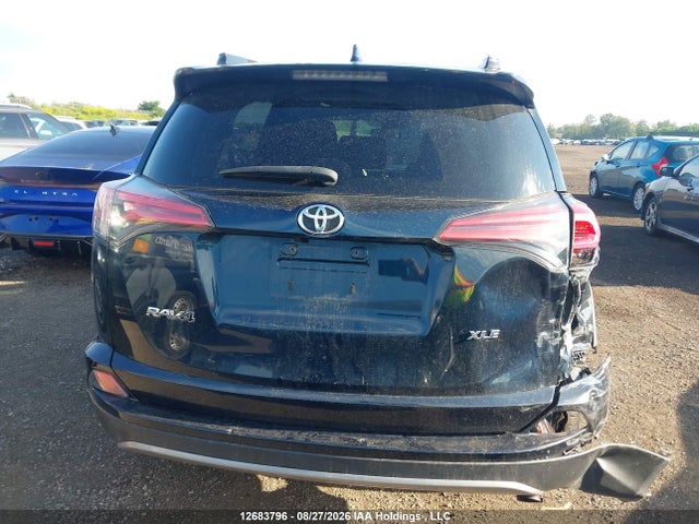 12683796 :رقم المزاد ، 2T3WFREV7JW480357 vin ، 2018 Toyota Rav4 Adventure/xle مزاد بيع