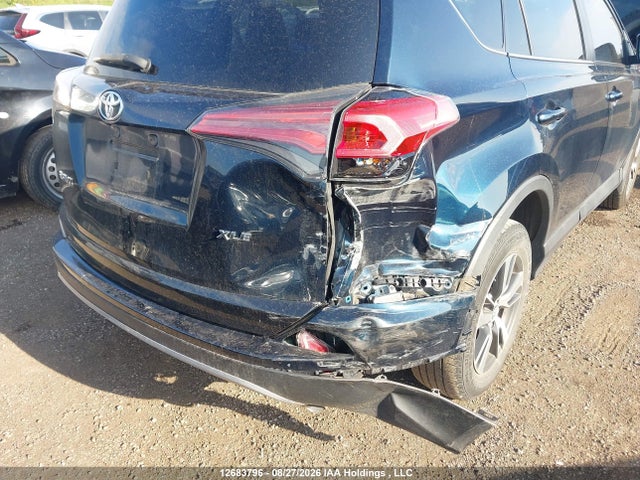 12683796 :رقم المزاد ، 2T3WFREV7JW480357 vin ، 2018 Toyota Rav4 Adventure/xle مزاد بيع