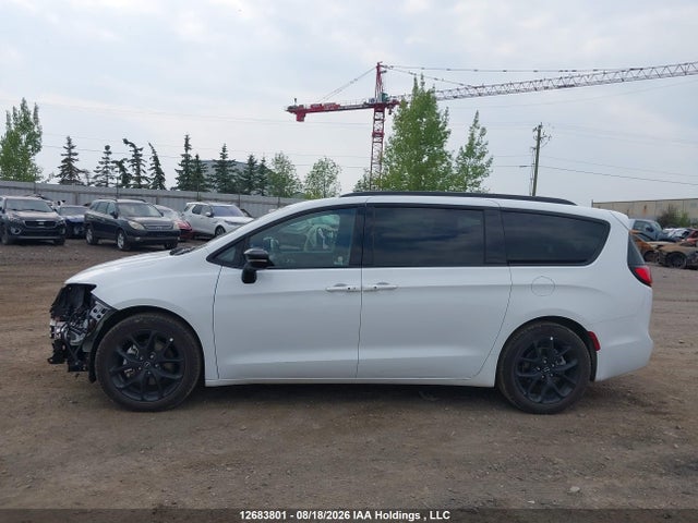 Chrysler Pacifica Limited 2026 2C4RC1GG3TR249877 Image 15