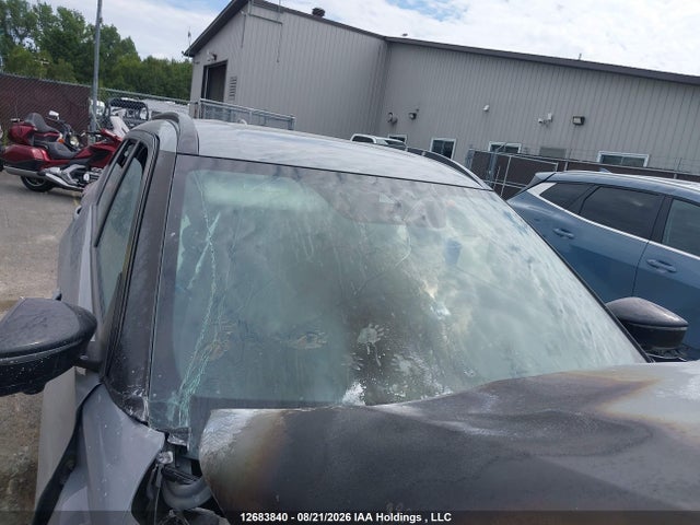 3N1CP5DV3RL549335 Nissan KICKS SR
