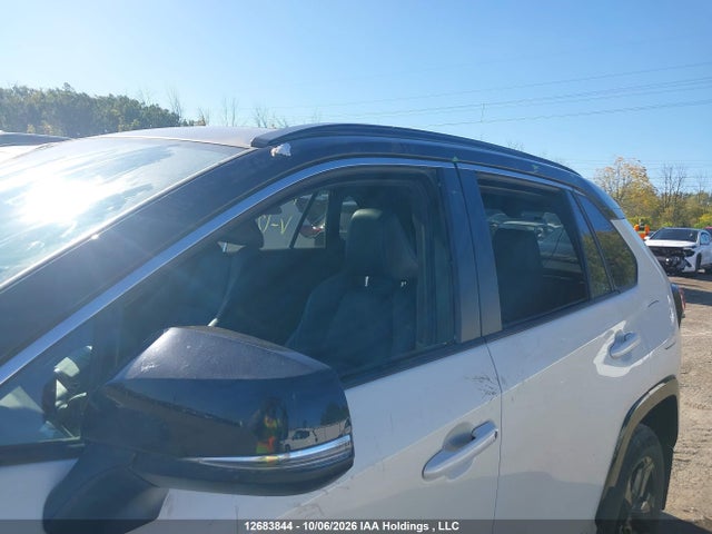 2021 Toyota Rav4 Hybrid Xle მანქანა იყიდება აუქციონზე, vin: 2T3RWRFV8MW123690, აუქციონის ნომერი: 12683844