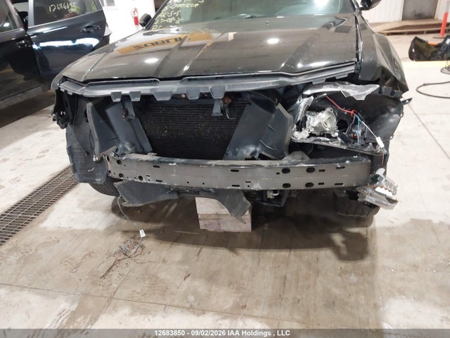2C3CCABG0JH315256 Chrysler 300 S
