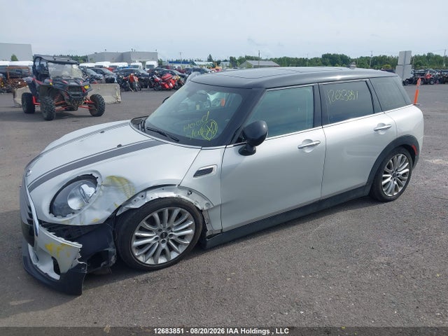 Mini Cooper Clubman All4 2018 WMWLU1C58J2F29409 Image 2