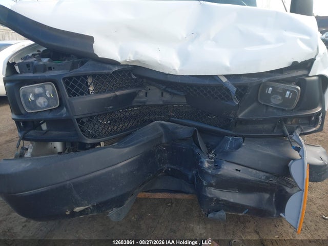 Chevrolet Express 3500 1wt 2016 1GCZGGFF5G1217264 Image 10