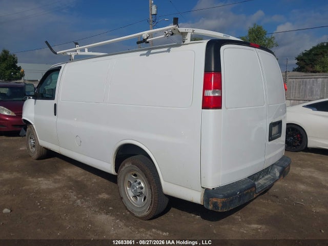 Chevrolet Express 3500 1wt 2016 1GCZGGFF5G1217264 Image 3
