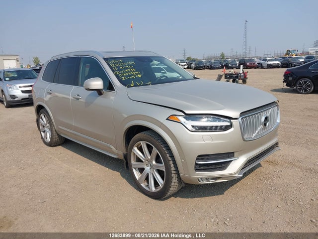 2016 YV4A22PL3G1014938 main image