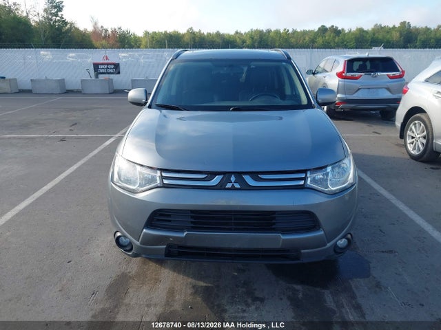 2014 Mitsubishi Outlander Es მანქანა იყიდება აუქციონზე, vin: JA4AZ2A30EZ601503, აუქციონის ნომერი: 12678740