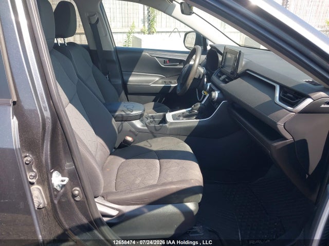 Продажа на аукционе авто 2021 Toyota Rav4 Le, vin: 2T3B1RFV0MC162274, номер лота: 12658474