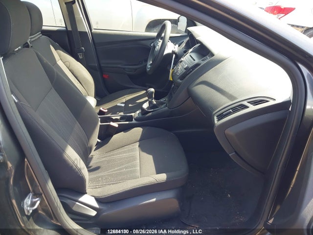 1FADP3K27FL271874 Ford FOCUS SE