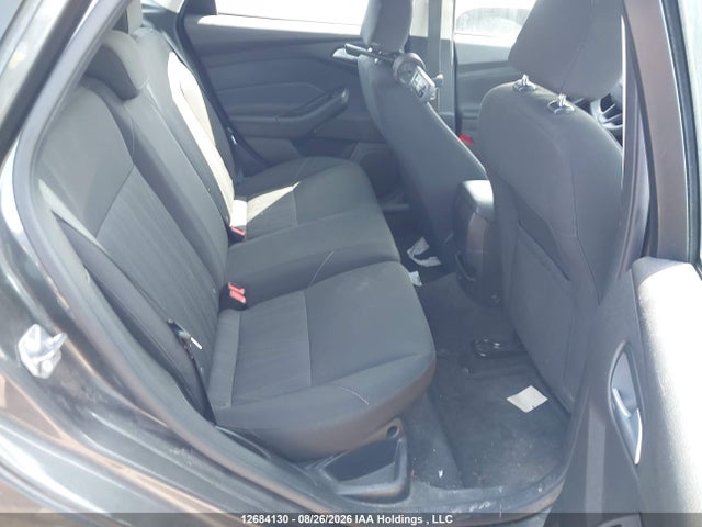 1FADP3K27FL271874 Ford FOCUS SE