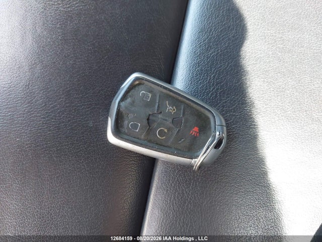 12684159 :رقم المزاد ، 1GYFZDR40NF116861 vin ، 2022 Cadillac Xt4 Premium Luxury مزاد بيع