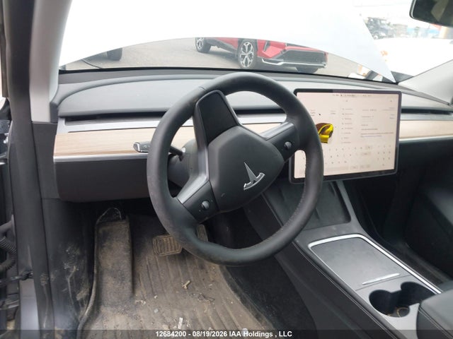 2025 Tesla Model Y მანქანა იყიდება აუქციონზე, vin: 7SAYGDEE1SF224590, აუქციონის ნომერი: 12684200