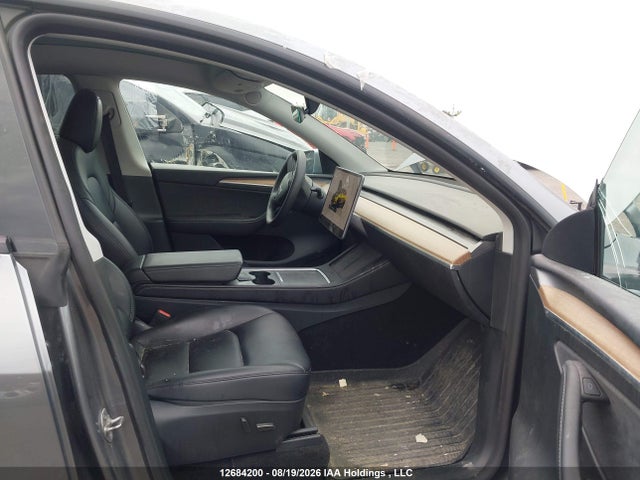 2025 Tesla Model Y მანქანა იყიდება აუქციონზე, vin: 7SAYGDEE1SF224590, აუქციონის ნომერი: 12684200