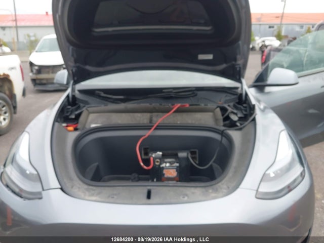 2025 Tesla Model Y მანქანა იყიდება აუქციონზე, vin: 7SAYGDEE1SF224590, აუქციონის ნომერი: 12684200