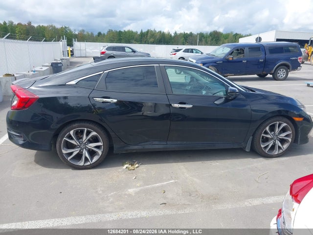 Honda Civic Touring 2019 2HGFC1F95KH104593 Image 13