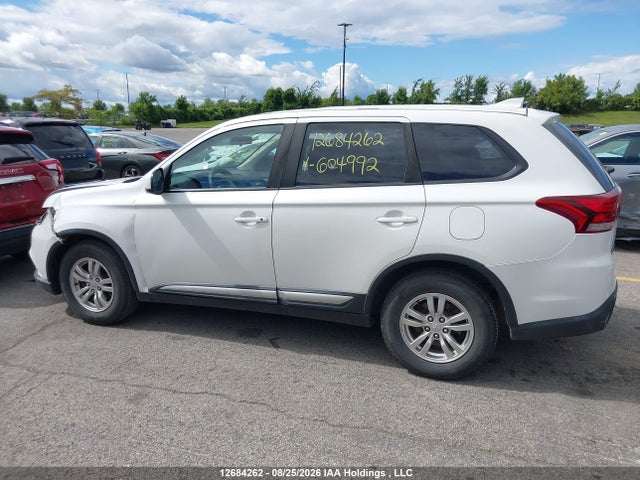Mitsubishi Outlander Es 2017 JA4AZ2A36HZ604992 Image 14