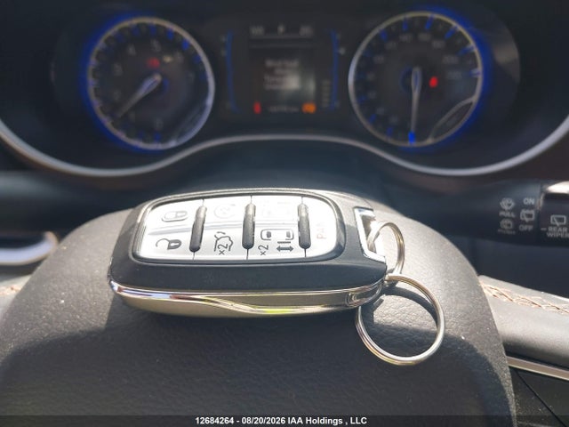 Продаж на аукціоні авто 2017 Chrysler Pacifica Touring L, vin: 2C4RC1BG6HR810829, номер лоту: 12684264