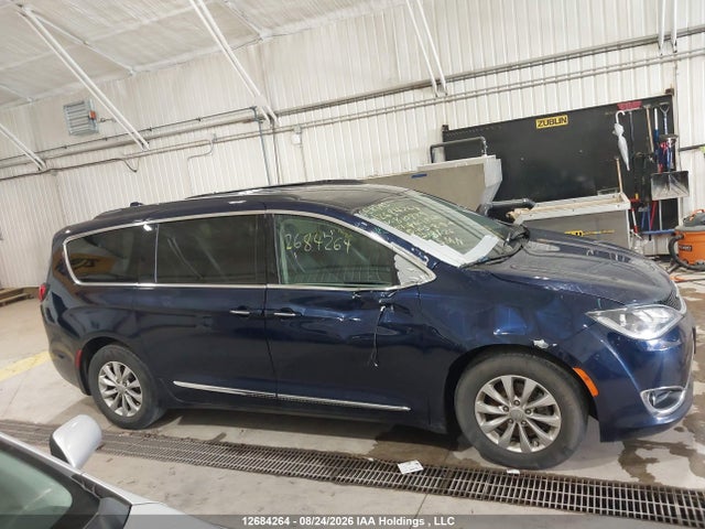 Продаж на аукціоні авто 2017 Chrysler Pacifica Touring L, vin: 2C4RC1BG6HR810829, номер лоту: 12684264