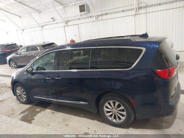 Продаж на аукціоні авто 2017 Chrysler Pacifica Touring L, vin: 2C4RC1BG6HR810829, номер лоту: 12684264