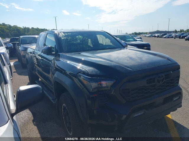 3TYLB5JN7TT116879 Toyota Tacoma 4x4 8a